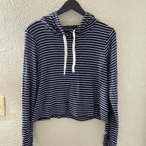 Hollister Women’s‎ Navy and White Striped Cropped Hoodie Size Medium
